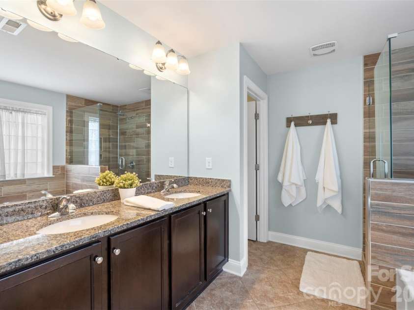 975 Rock Forest Way, Fort Mill, SC 29707.  MLS# CAR4363438, YatesRealty ID 29992. 