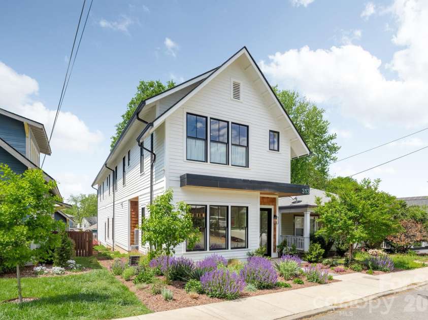313 Solomon Street, Charlotte, NC 28216.  MLS# CAR4370384, YatesRealty ID 29993. 