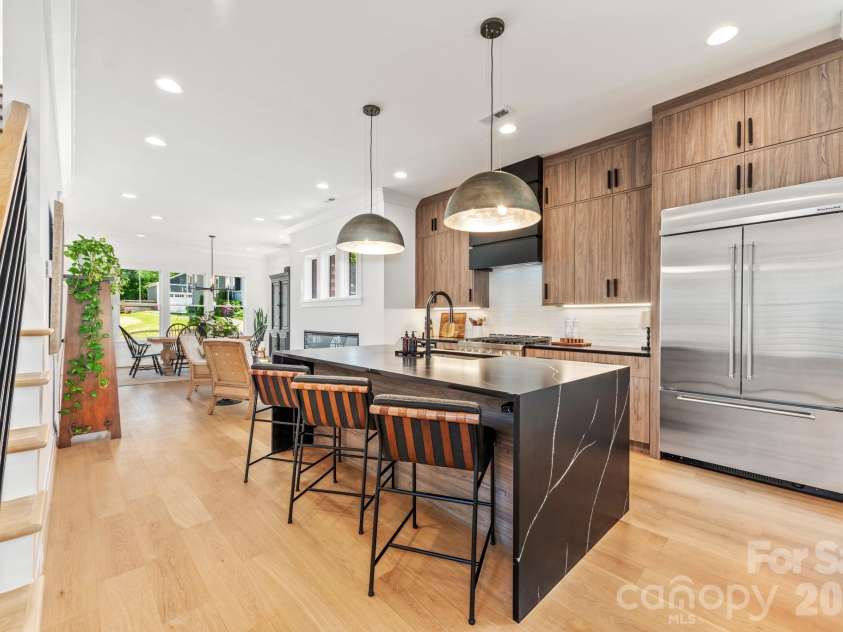 313 Solomon Street, Charlotte, NC 28216.  MLS# CAR4370384, YatesRealty ID 29993. 