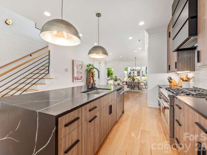 313 Solomon Street, Charlotte, NC 28216.  MLS# CAR4370384, YatesRealty ID 29993. 
