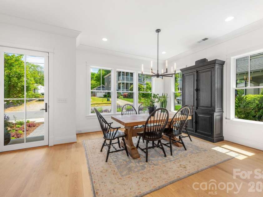 313 Solomon Street, Charlotte, NC 28216.  MLS# CAR4370384, YatesRealty ID 29993. 