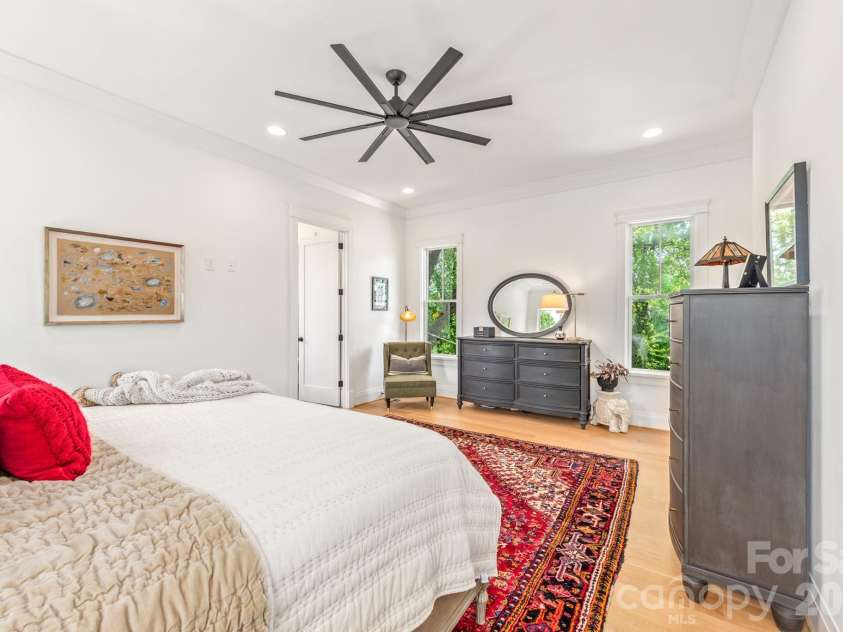 313 Solomon Street, Charlotte, NC 28216.  MLS# CAR4370384, YatesRealty ID 29993. 