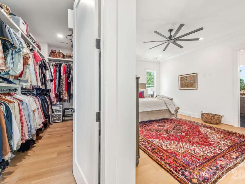 313 Solomon Street, Charlotte, NC 28216.  MLS# CAR4370384, YatesRealty ID 29993. 