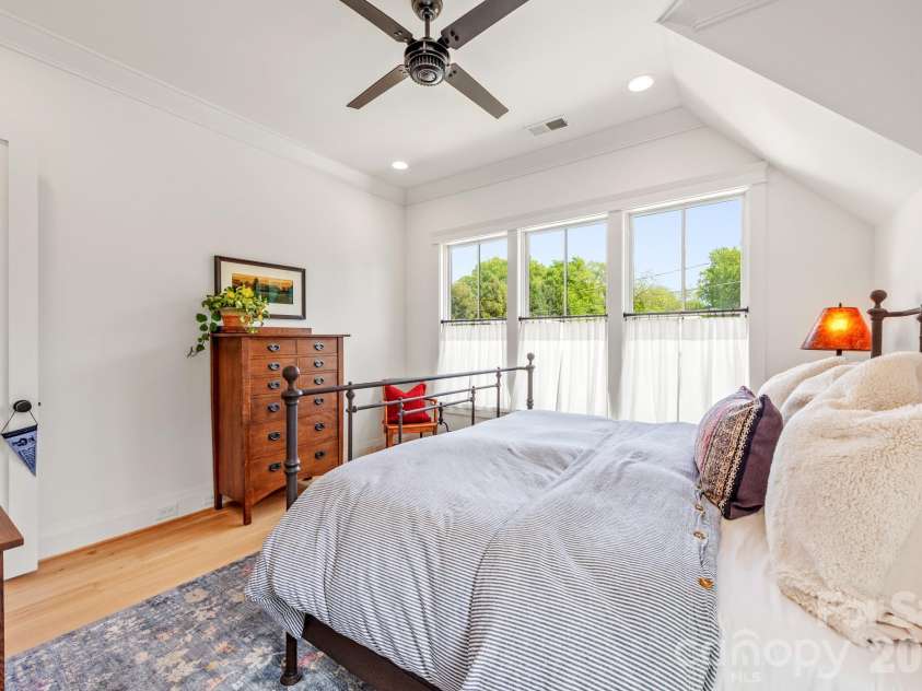 313 Solomon Street, Charlotte, NC 28216.  MLS# CAR4370384, YatesRealty ID 29993. 