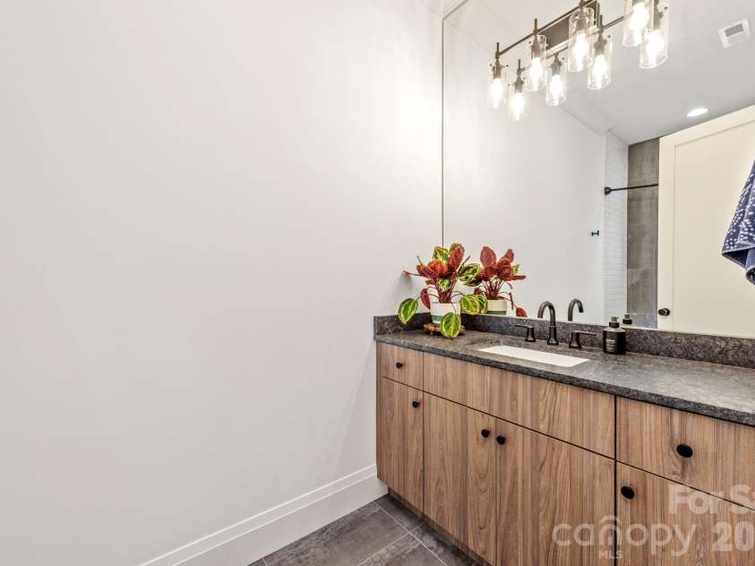 313 Solomon Street, Charlotte, NC 28216.  MLS# CAR4370384, YatesRealty ID 29993. 