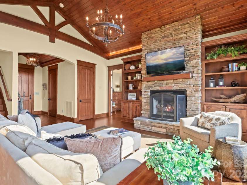 148 Shuck Pen Ridge Road, Vilas, NC 28692.  MLS# CAR4278643, YatesRealty ID 29994. 