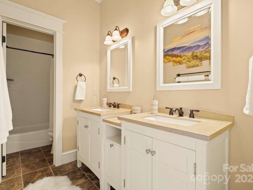 148 Shuck Pen Ridge Road, Vilas, NC 28692.  MLS# CAR4278643, YatesRealty ID 29994. 