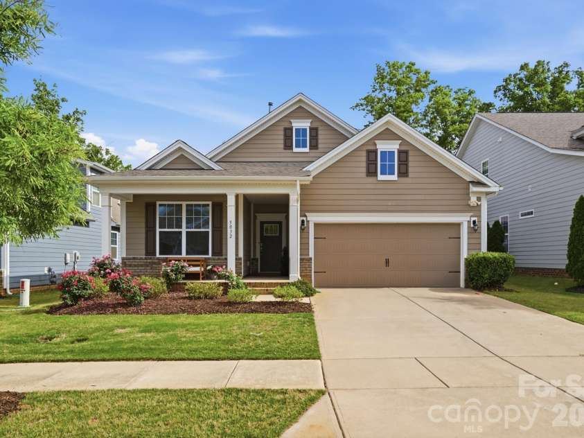 5032 Lydney Circle, Waxhaw, NC 28173.  MLS# CAR4371044, YatesRealty ID 29994. Front elevation w covered porch