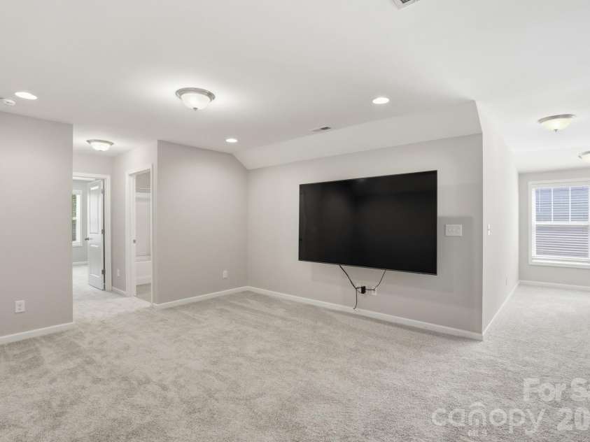 5032 Lydney Circle, Waxhaw, NC 28173.  MLS# CAR4371044, YatesRealty ID 29994. Loft space