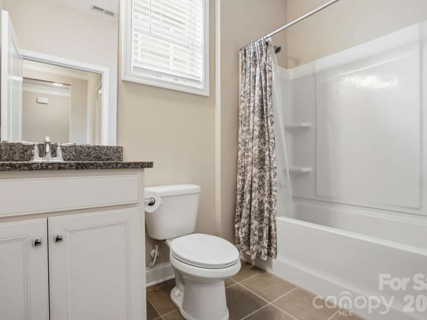 5032 Lydney Circle, Waxhaw, NC 28173.  MLS# CAR4371044, YatesRealty ID 29994. Secondary bath