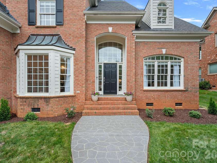 16110 Covington Point Lane, Huntersville, NC 28078.  MLS# CAR4376661, YatesRealty ID 29995. 