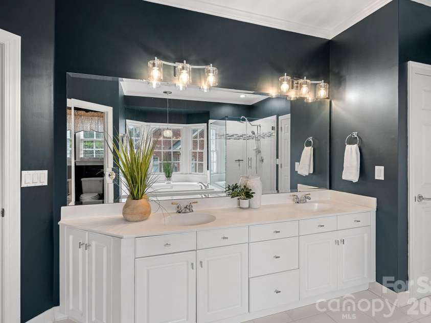 16110 Covington Point Lane, Huntersville, NC 28078.  MLS# CAR4376661, YatesRealty ID 29995. 