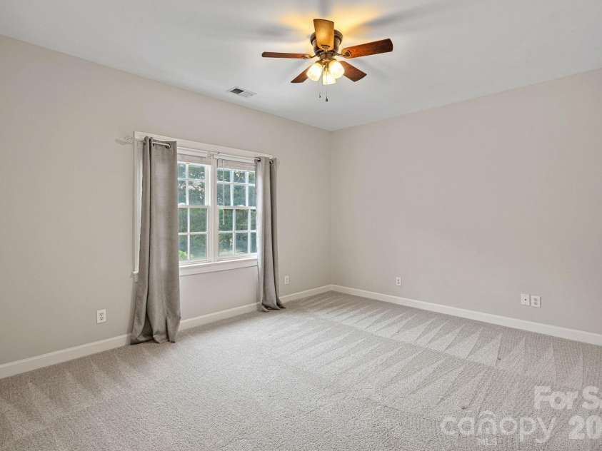 16110 Covington Point Lane, Huntersville, NC 28078.  MLS# CAR4376661, YatesRealty ID 29995. 