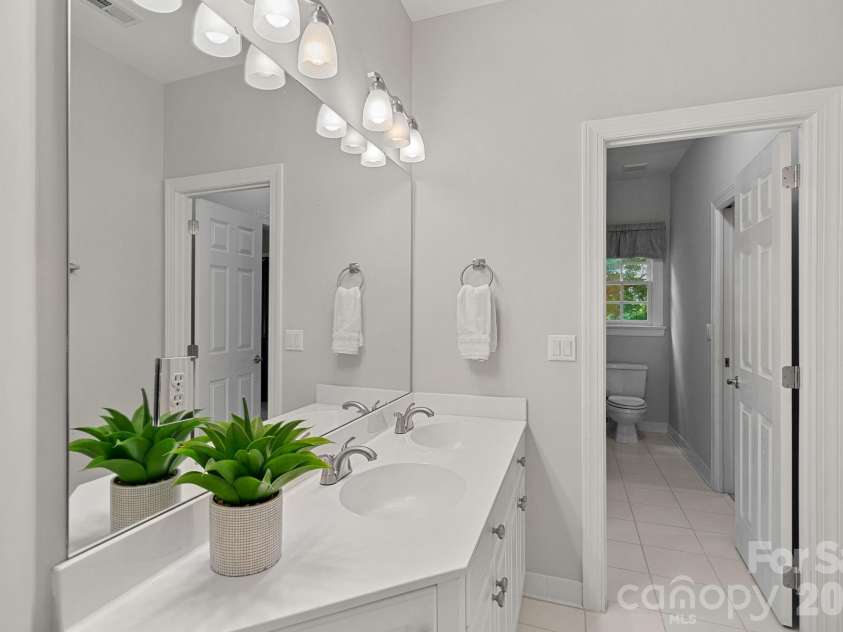 16110 Covington Point Lane, Huntersville, NC 28078.  MLS# CAR4376661, YatesRealty ID 29995. 