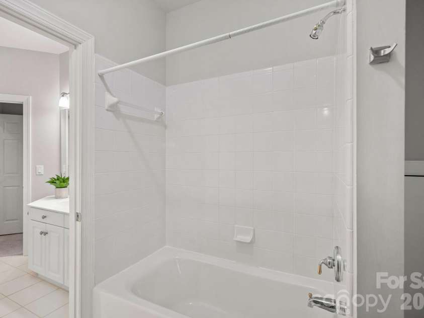 16110 Covington Point Lane, Huntersville, NC 28078.  MLS# CAR4376661, YatesRealty ID 29995. 