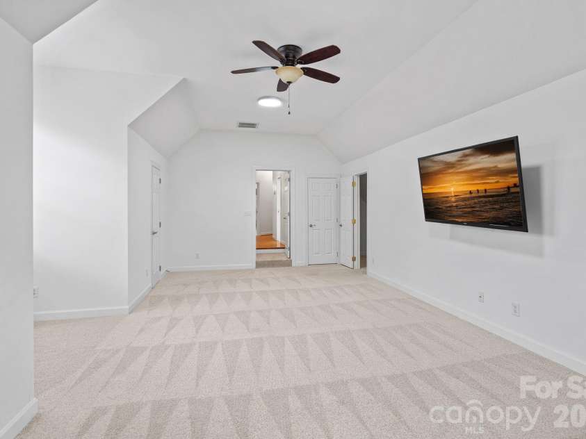 16110 Covington Point Lane, Huntersville, NC 28078.  MLS# CAR4376661, YatesRealty ID 29995. 