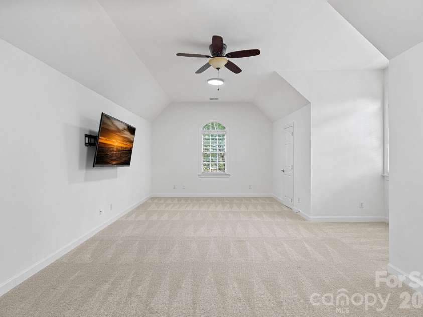16110 Covington Point Lane, Huntersville, NC 28078.  MLS# CAR4376661, YatesRealty ID 29995. 