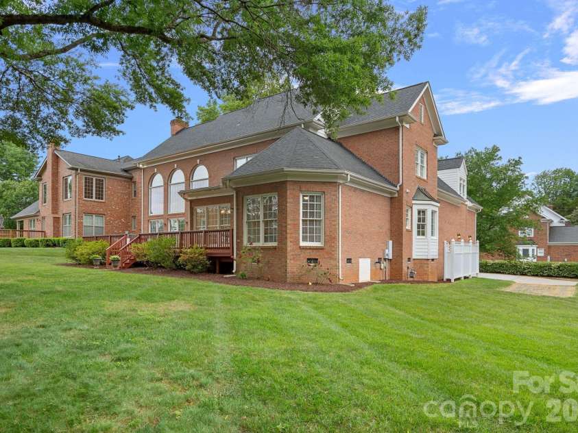 16110 Covington Point Lane, Huntersville, NC 28078.  MLS# CAR4376661, YatesRealty ID 29995. 