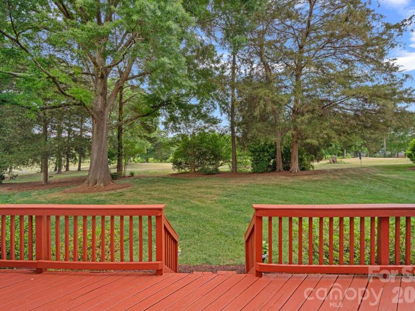 16110 Covington Point Lane, Huntersville, NC 28078.  MLS# CAR4376661, YatesRealty ID 29995. 