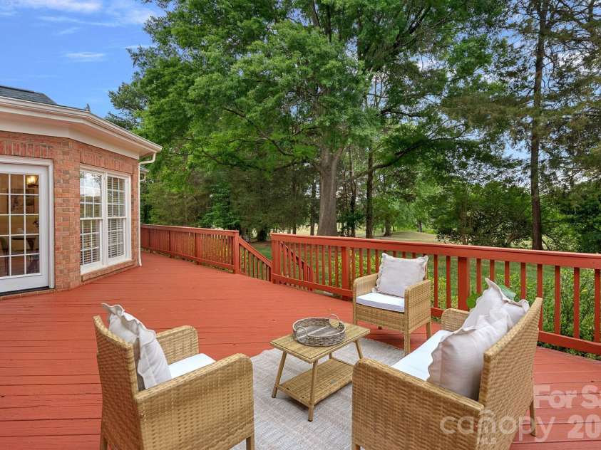 16110 Covington Point Lane, Huntersville, NC 28078.  MLS# CAR4376661, YatesRealty ID 29995. 