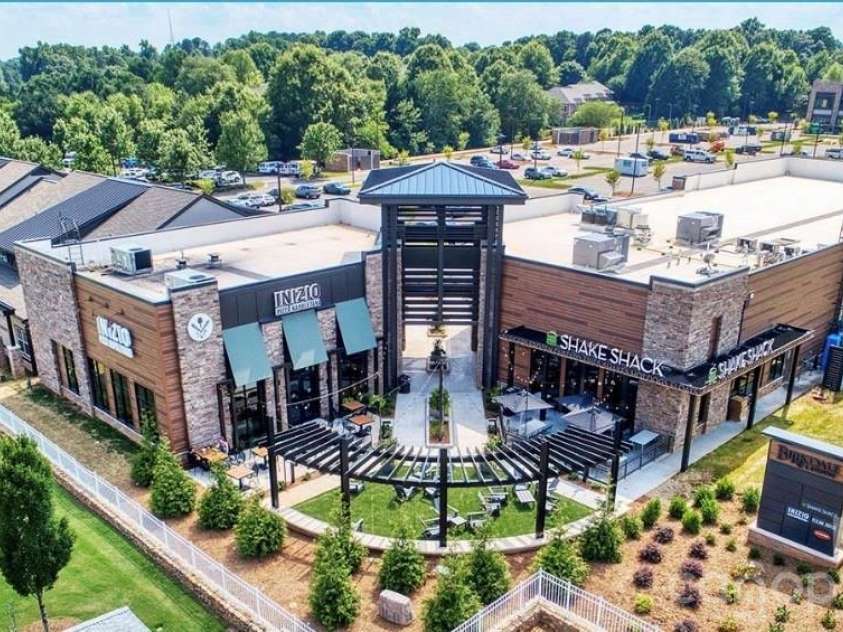 16110 Covington Point Lane, Huntersville, NC 28078.  MLS# CAR4376661, YatesRealty ID 29995. 