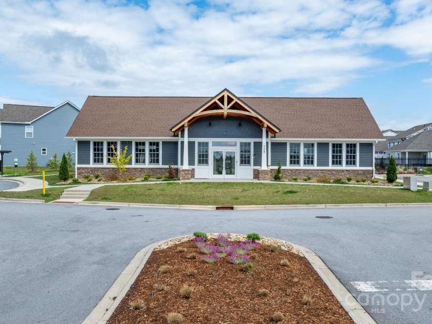 67 Thornberry Road, Hendersonville, NC 28792.  MLS# CAR4252983, YatesRealty ID 29995. 