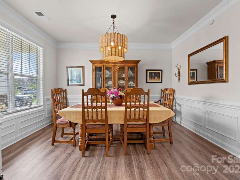 67 Thornberry Road, Hendersonville, NC 28792.  MLS# CAR4252983, YatesRealty ID 29995. 