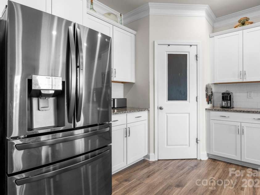 67 Thornberry Road, Hendersonville, NC 28792.  MLS# CAR4252983, YatesRealty ID 29995. 