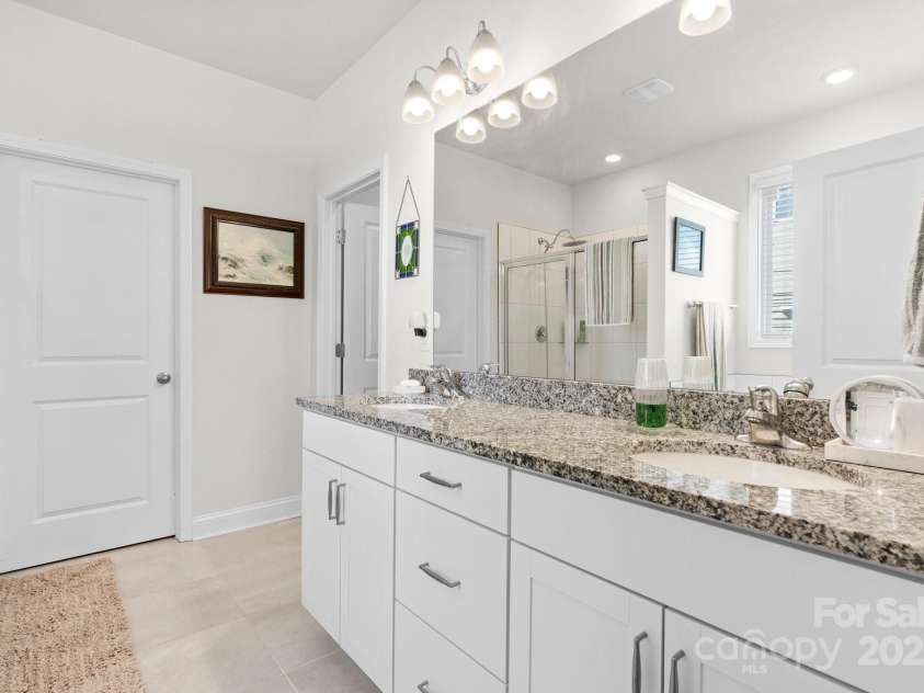 67 Thornberry Road, Hendersonville, NC 28792.  MLS# CAR4252983, YatesRealty ID 29995. 