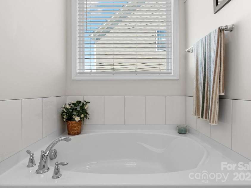 67 Thornberry Road, Hendersonville, NC 28792.  MLS# CAR4252983, YatesRealty ID 29995. 