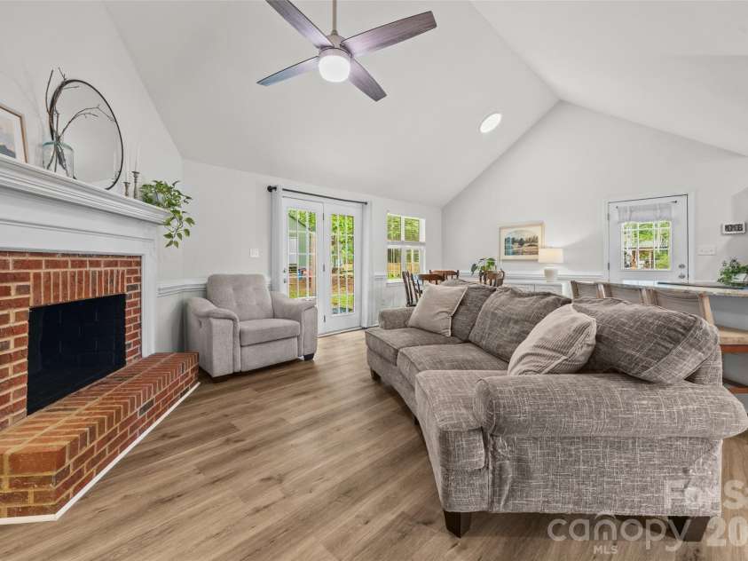 5503 Mcwhorter Road, Waxhaw, NC 28173.  MLS# CAR4378908, YatesRealty ID 29996. 