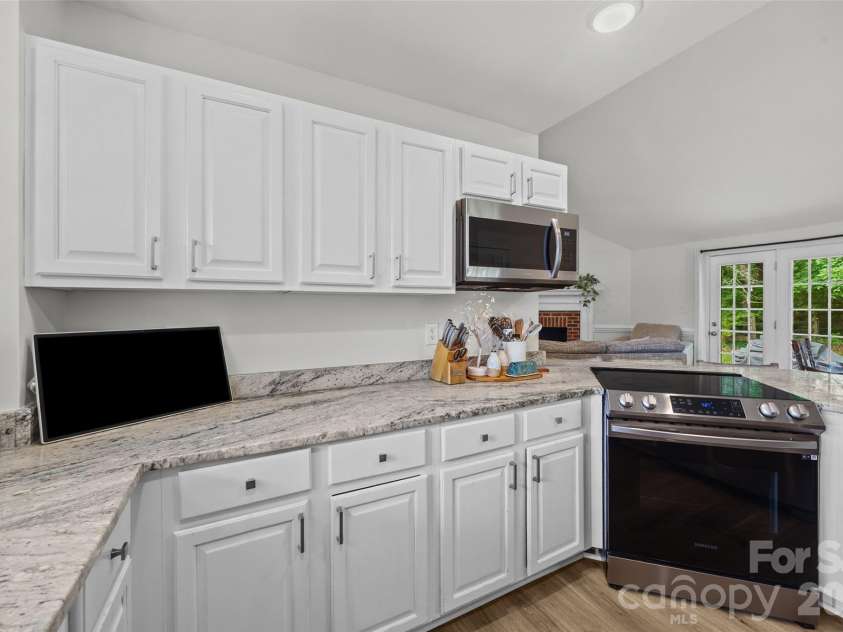 5503 Mcwhorter Road, Waxhaw, NC 28173.  MLS# CAR4378908, YatesRealty ID 29996. 