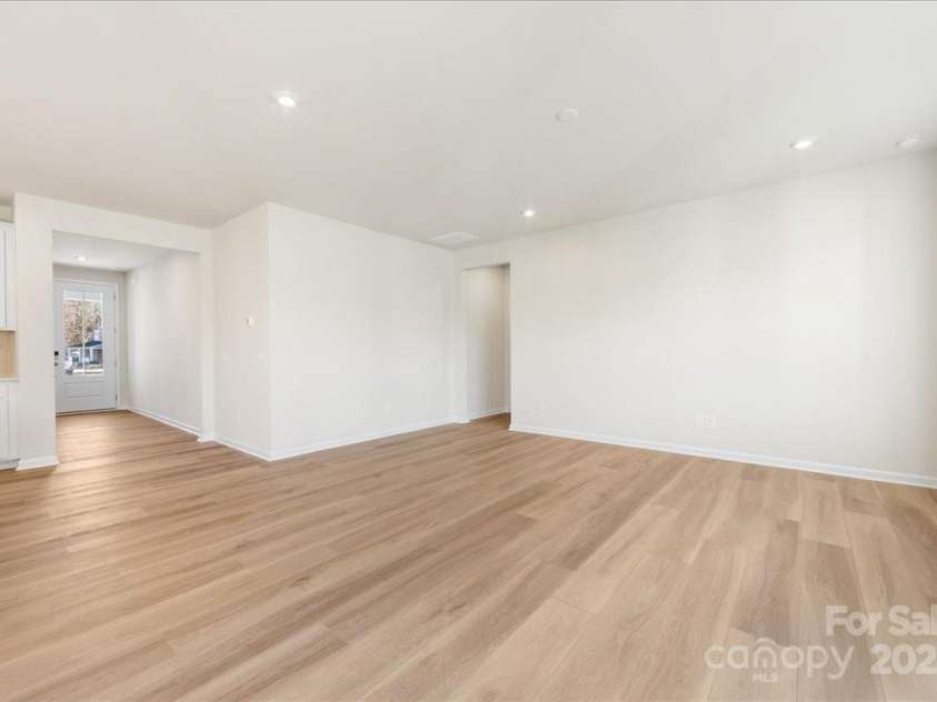 8237 Franklin Trail Street, Mint Hill, NC 28227.  MLS# CAR4331815, YatesRealty ID 29996. Large Great Room with 9' Ceilings for Grand Feel.