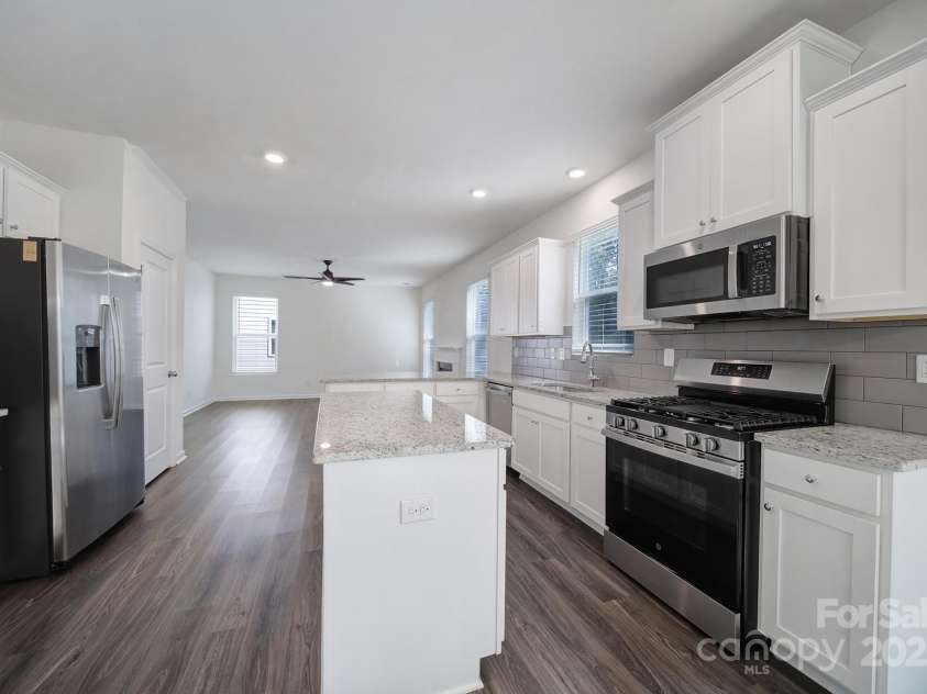 2036 Everly Drive, Charlotte, NC 28215.  MLS# CAR4286143, YatesRealty ID 29997. 