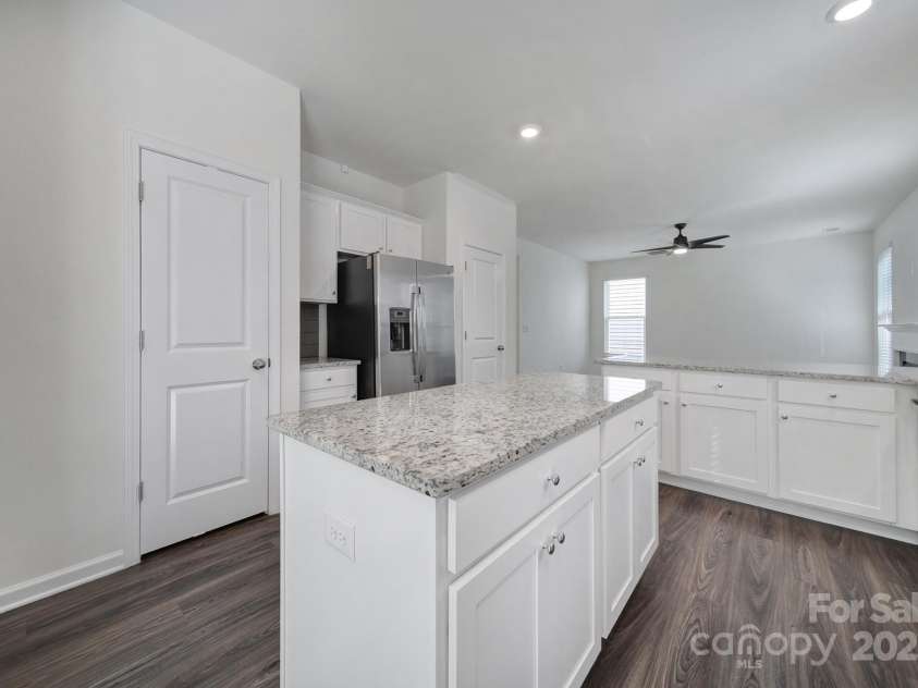 2036 Everly Drive, Charlotte, NC 28215.  MLS# CAR4286143, YatesRealty ID 29997. 
