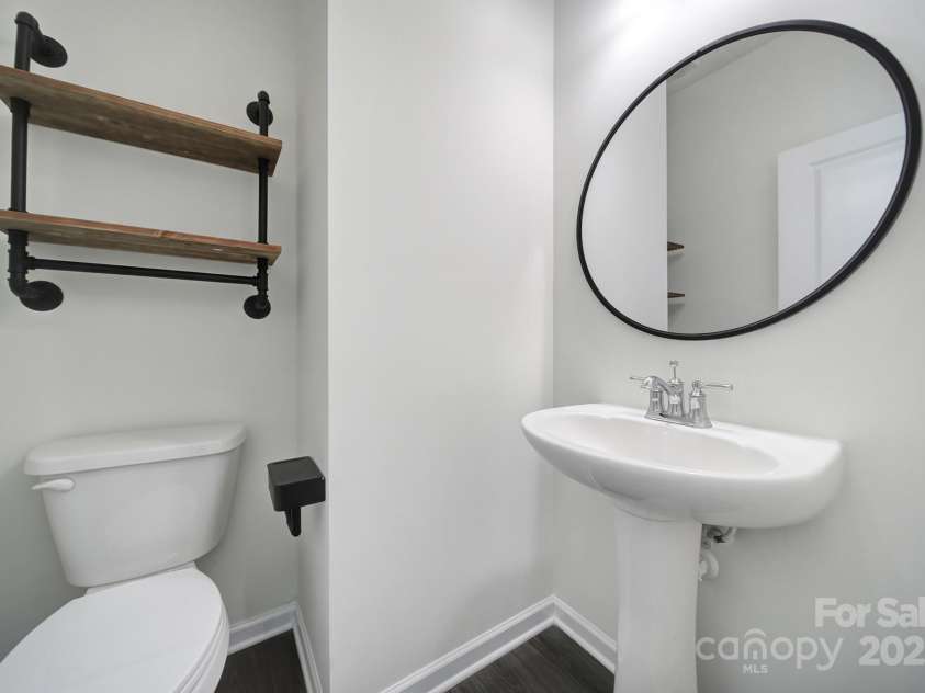 2036 Everly Drive, Charlotte, NC 28215.  MLS# CAR4286143, YatesRealty ID 29997. 