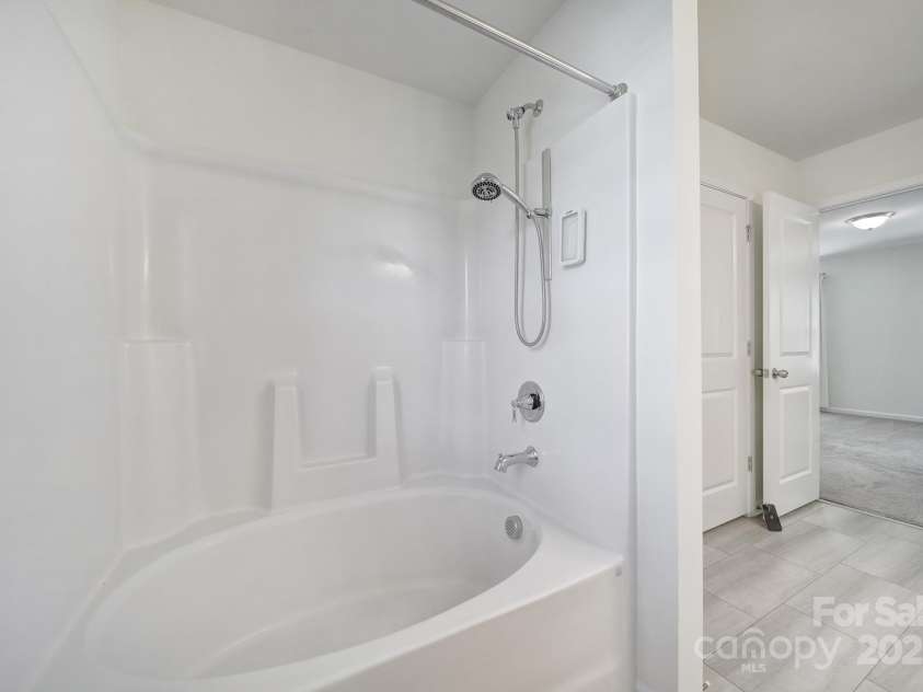 2036 Everly Drive, Charlotte, NC 28215.  MLS# CAR4286143, YatesRealty ID 29997. 