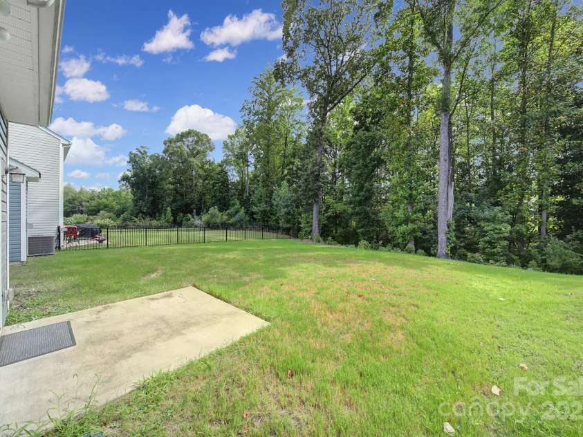 2036 Everly Drive, Charlotte, NC 28215.  MLS# CAR4286143, YatesRealty ID 29997. 