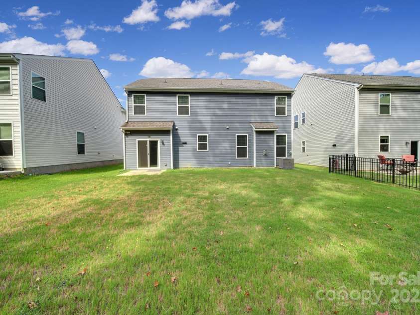 2036 Everly Drive, Charlotte, NC 28215.  MLS# CAR4286143, YatesRealty ID 29997. 
