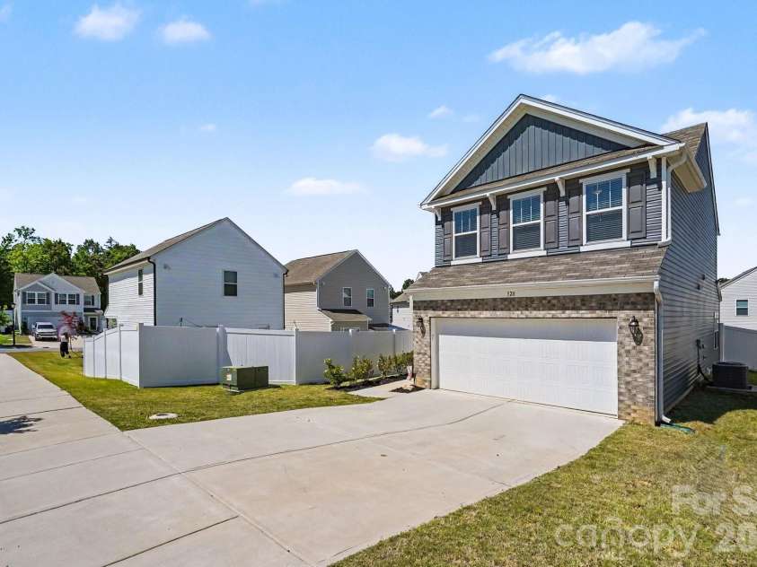 328 Bluebonnet Drive, Salisbury, NC 28146.  MLS# CAR4382699, YatesRealty ID 29997. 