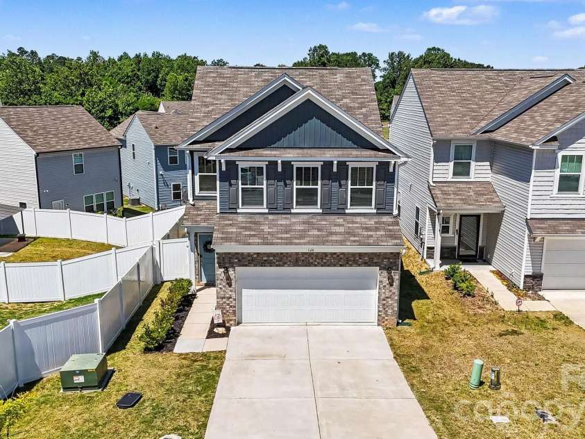 328 Bluebonnet Drive, Salisbury, NC 28146.  MLS# CAR4382699, YatesRealty ID 29997. 