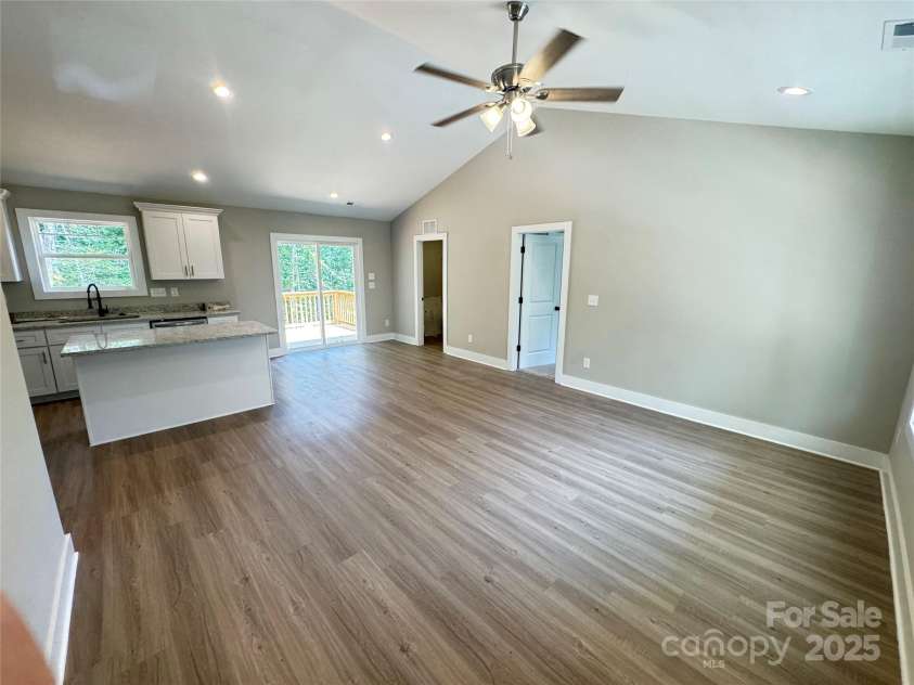 409 Scarlett Oak Court, Lenoir, NC 28645.  MLS# CAR4287445, YatesRealty ID 29998. 
