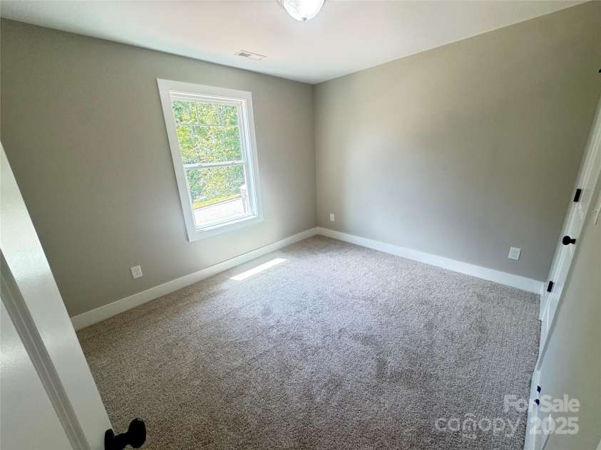 409 Scarlett Oak Court, Lenoir, NC 28645.  MLS# CAR4287445, YatesRealty ID 29998. 