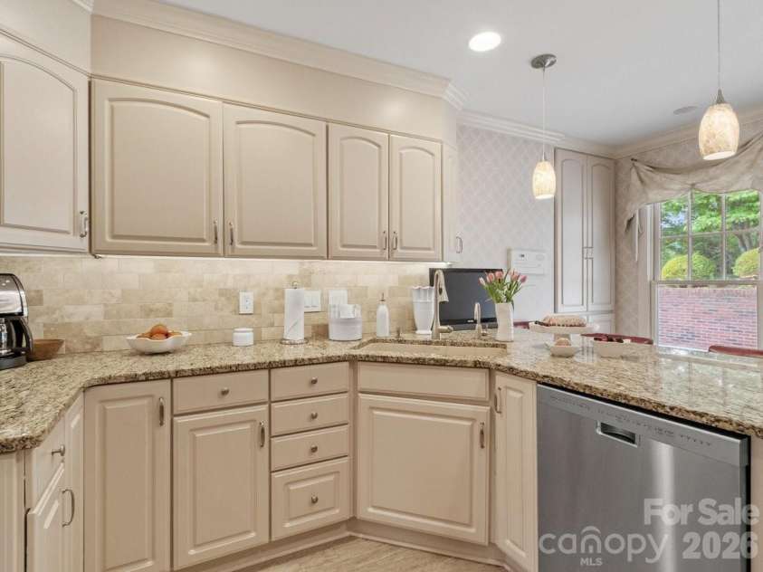 6 Creekside Way, Asheville, NC 28804.  MLS# CAR4379945, YatesRealty ID 29998. 