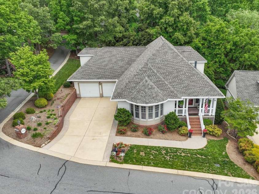 6 Creekside Way, Asheville, NC 28804.  MLS# CAR4379945, YatesRealty ID 29998. 