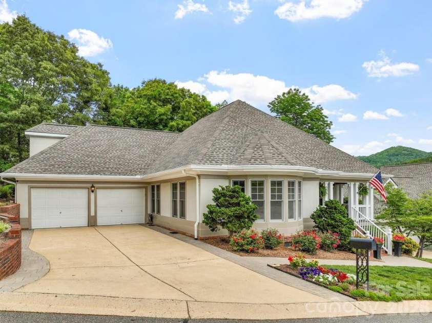 6 Creekside Way, Asheville, NC 28804.  MLS# CAR4379945, YatesRealty ID 29998. 