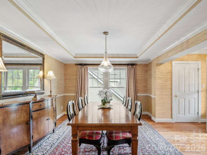 6 Creekside Way, Asheville, NC 28804.  MLS# CAR4379945, YatesRealty ID 29998. Large Dining Room