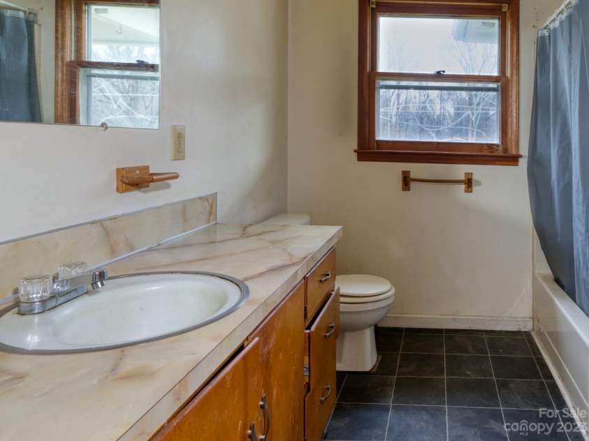 651, 655, 659 Dallas Stanley Highway, Dallas, NC 28034.  MLS# CAR3933079, YatesRealty ID 3. 