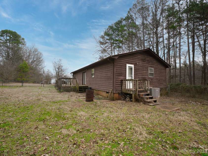 651, 655, 659 Dallas Stanley Highway, Dallas, NC 28034.  MLS# CAR3933079, YatesRealty ID 3. 