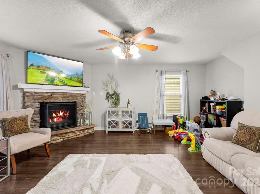 2011 Dunsmore Lane, Waxhaw, NC 28173.  MLS# CAR4240231, YatesRealty ID 30. 